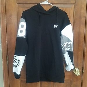 VS PINK HOODED SWEATSHIRT